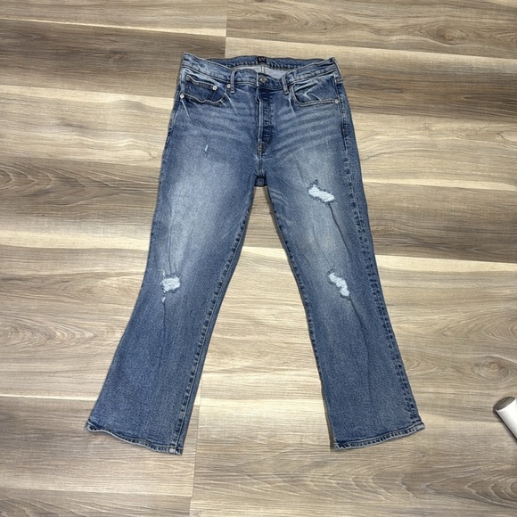 GAP Women's cropped Flare Jeans in Light Blue size 12 / 31 - Picture 2 of 12